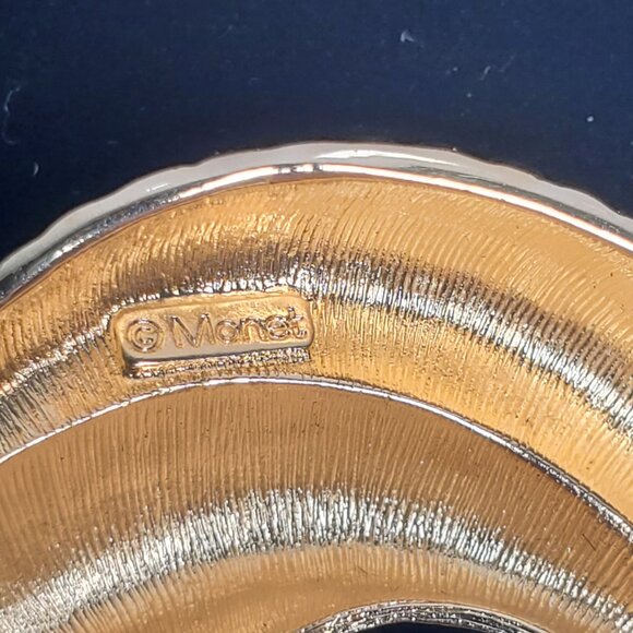 Vintage Monet Gold-Tone Swirl Curved Brooch with Travel Storage Pouch - Picture 6 of 8